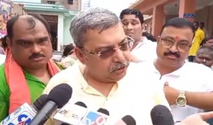 ‘খামখেয়ালিপনা চলছে!’ ইসিআই-এর অফিসার বদলির নির্দেশে ক্ষুব্ধ কল্যাণ বন্দ্যোপাধ্যায়, নবান্ন বনাম কমিশন সংঘাত তুঙ্গে