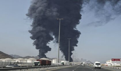 ৫ বছর তেল দেবে না কাতার! আমেরিকা-ইরান যুদ্ধের প্রভাবে কি অন্ধকারে ডুববে ভারত?