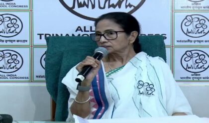 ‘দুয়ারে সরকার’-এর পর এবার ‘দুয়ারে চিকিৎসা’! মমতার মেগা ঘোষণায় তোলপাড় রাজ্য