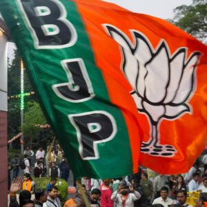 বিজেপি সদর দপ্তরে চরম নাটক! শমীকের সামনেই ‘প্রিয়াঙ্কা টিব্রেওয়াল বয়কট’ স্লোগান