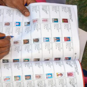 ভোটের আগে হাই-অ্যালার্ট! ভোটার তালিকায় নাম বাদ-সংযোজন নিয়ে অশান্তির ছায়া, প্রতিটি বুথে কড়া নজরদারির নির্দেশ