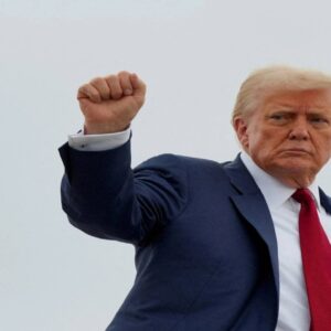 বড় ঘোষণা ট্রাম্পের! ৫ দিনের জন্য ইরানে হামলা স্থগিত করল আমেরিকা, সমঝোতার পথে দুই দেশ?