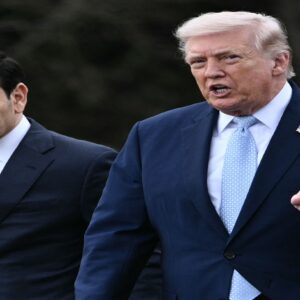 বড় ঘোষণা ট্রাম্পের! ৫ দিনের জন্য ইরানে হামলা স্থগিত করল আমেরিকা, সমঝোতার পথে দুই দেশ?