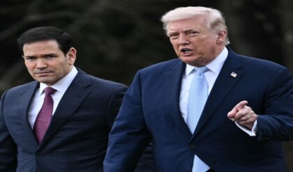 বড় ঘোষণা ট্রাম্পের! ৫ দিনের জন্য ইরানে হামলা স্থগিত করল আমেরিকা, সমঝোতার পথে দুই দেশ?