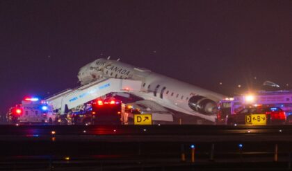 টারম্যাকেই সংঘর্ষ! তাসের ঘরের মতো ভেঙে পড়ল বিমান, ২ পাইলটের প্রাণহানিতে শোকের ছায়া