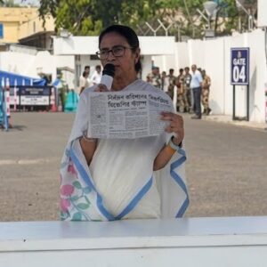 ‘হিটলার-টিটলার ভুলে যান!’ সুপ্রিম কোর্টের নির্দেশের পরেই কি মারাত্মক ইঙ্গিত মমতার?