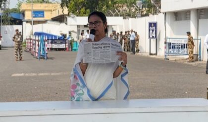 ‘হিটলার-টিটলার ভুলে যান!’ সুপ্রিম কোর্টের নির্দেশের পরেই কি মারাত্মক ইঙ্গিত মমতার?