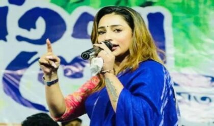 বরানগরে সায়ন্তিকা-সজল তরজা তুঙ্গে! সায়ন্তিকার ছবি দিয়ে অশ্লীল পোস্ট? পুলিশে অভিযোগ অভিনেত্রীর