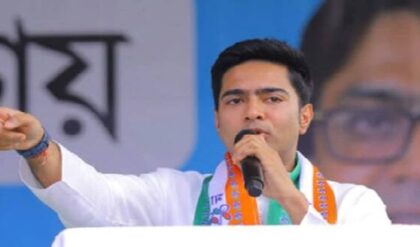 জ্বালানির দামে আগুন লাগার হুঁশিয়ারি! লোকসভা ভোটের পরেই কি সাধারণের পকেটে কোপ?