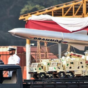 ৮০০ কিমি পাল্লার ব্রহ্মোস! ভারতের এক ব্রহ্মাস্ত্রে কি ধুলোয় মিশবে চিন-পাকিস্তানের আস্ফালন?