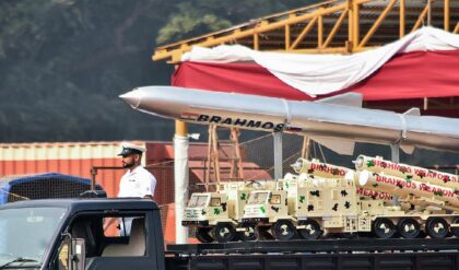 ৮০০ কিমি পাল্লার ব্রহ্মোস! ভারতের এক ব্রহ্মাস্ত্রে কি ধুলোয় মিশবে চিন-পাকিস্তানের আস্ফালন?