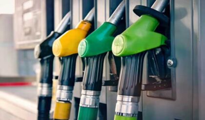 ১ লিটার তেল কিনলে কত টাকা ট্যাক্স পকেটে যায় সরকারের? পেট্রোল-ডিজেলের আসল দাম কত জানেন?