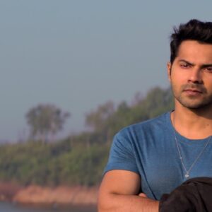 আড়াই মাস প্লাস্টারে বন্দি! হাঁটতে পারছিল না বরুণ ধাওয়ানের একরত্তি মেয়ে, কোন বিরল রোগে আক্রান্ত লারা?