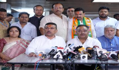 ‘৪ মে-র পর বিজেপি কর্মীদের গলায় ঝুবে পোস্টার!’ মমতার বিস্ফোরক মন্তব্যে তোলপাড় দিল্লি