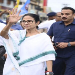 তৃণমূলের বিরুদ্ধে চার্জশিট? ‘আগে আয়নায় মুখ দেখুন’, শাহ-র পাল্টায় বিস্ফোরক মমতা