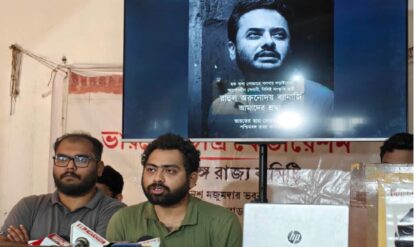 “বাংলার মাটিতে জানোয়ারদের এন্ট্রি হয়েছে!” মৃতদেহ নিয়ে ‘জান্তব উল্লাস’ দেখে মেজাজ হারালেন এসএফআই নেতা দেবাঞ্জন