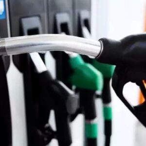 সাবধান! ১ এপ্রিল থেকে কমছে গাড়ির মাইলেজ, পেট্রোলের দাম এক থাকলেও পকেটে পড়বে টান!