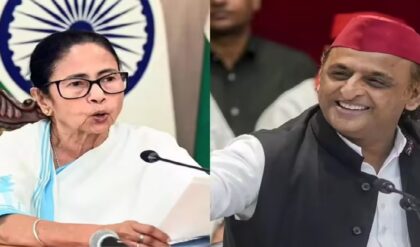 “দিদি একাই লড়বেন, একাই জিতবেন!” মমতার পাশে দাঁড়িয়ে মোদীকে চ্যালেঞ্জ অখিলেশের