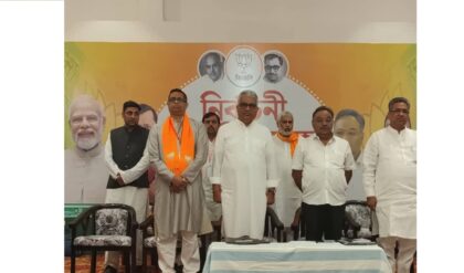 প্রার্থী ঘোষণায় ঘরেই বিদ্রোহ! রাঢ়বঙ্গের ৫৬ জনকে নিয়ে বিজেপির ‘হাইভোল্টেজ’ বৈঠক, তুঙ্গে জল্পনা