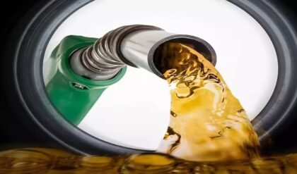 ট্রাম্পের এক ঘোষণাতেই কেল্লাফতে! বিশ্ববাজারে হুড়মুড়িয়ে কমল তেলের দাম, স্বস্তিতে আমজনতা