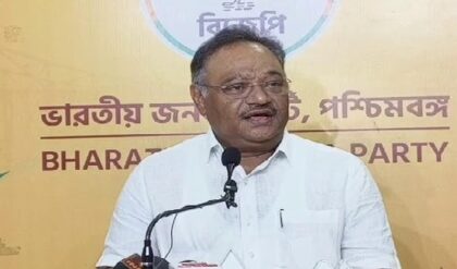 ‘২৬-এর নির্বাচন, তৃণমূলের বিসর্জন!’ ভোটের মুখে দাঁড়িয়ে চরম হুঙ্কার শমীক ভট্টাচার্যের।