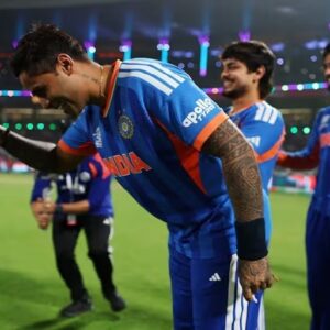 সঞ্জুর অতিমানবিক ইনিংসের পর মাঠেই মাথা নত করলেন সূর্যকুমার, কান্নায় ভেঙে পড়লেন স্যামসন!