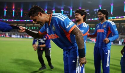 সঞ্জুর অতিমানবিক ইনিংসের পর মাঠেই মাথা নত করলেন সূর্যকুমার, কান্নায় ভেঙে পড়লেন স্যামসন!