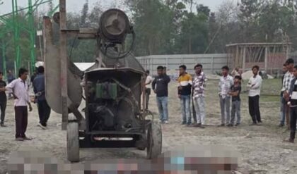 দিনহাটায় শ্মশানের নীরবতা! ১১ হাজার ভোল্টের তারে নিমেষে ছাই ৫ শ্রমিক, দেহ থেকে বেরোচ্ছে ধোঁয়া!