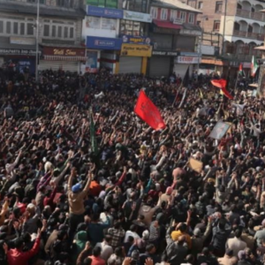 খামেনেই মৃত্যুতে উত্তাল কাশ্মীর! উপত্যকাজুড়ে কঠোর বিধিনিষেধ, থমথমে লাল চক