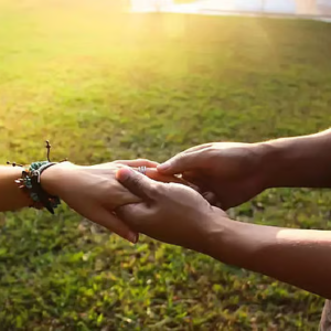 ভালোবাসার মানুষটি কি ঠকাচ্ছে? প্রতারণার শিকার হলে ভেঙে না পড়ে যা করবেন!