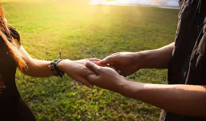 ভালোবাসার মানুষটি কি ঠকাচ্ছে? প্রতারণার শিকার হলে ভেঙে না পড়ে যা করবেন!