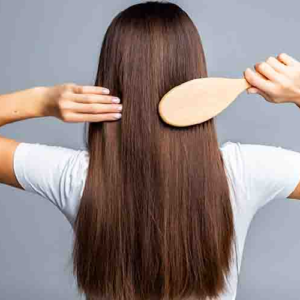 কড়া রোদে তামাটে হয়ে যাচ্ছে চুল? গরমে খুশকি ও চুল পড়া বন্ধের জাদুকরী টিপস!