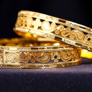 সোনার দামে বড় স্বস্তি! সোমবার হু হু করে নামল দর, ৫ মার্চ কত টাকায় মিলছে ১ ভরি? অবাক হবেন