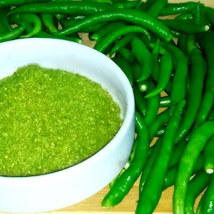 রান্নায় আসবে খাঁটি ঝাল আর দারুণ সুগন্ধ! কাঁচা মরিচ গুঁড়ো করে দীর্ঘদিন টাটকা রাখার সহজ কৌশল দেখে নিন।