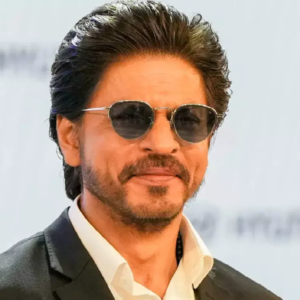 শাহরুখের ‘রোম্যান্স’ রিটার্নস! অ্যাকশন ছেড়ে কেন প্রেমে ডুব দিচ্ছেন বাদশা? নওয়াজের নিশানায় এবার হলিউড ভিলেন