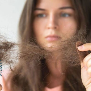 চিরতরে টেকো হয়ে যাওয়ার ভয়? চিরুনিভর্তি চুল ওঠার আসল ‘খলনায়ক’ কে জানেন তো?