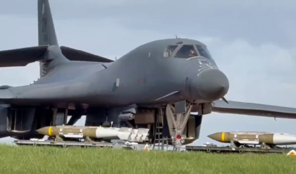 ইরানি ঘাঁটিতে আমেরিকার ‘দানবীয়’ হামলা! ২২০০ কেজির বাঙ্কার বাস্টারে তছনছ হরমুজ উপকূল