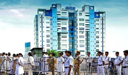 বদলি-বিতর্কে উত্তাল বাংলা, কেন রাতারাতি ৫ ডিআইজি-কে সরতে হলো? জানুন আসল কারণ