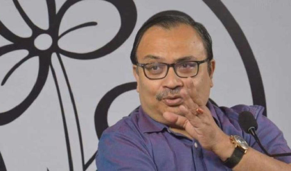 ‘আমি কি চাকর?’ টিকিট বিভ্রাটের মাঝেই বেলেঘাটায় কুণাল ঘোষের মুখে কার আশীর্বাদ?