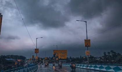 বসন্তেই কালবৈশাখীর তাণ্ডব! দক্ষিণবঙ্গে ধেয়ে আসছে ভারী বৃষ্টি ও ঝোড়ো হাওয়া