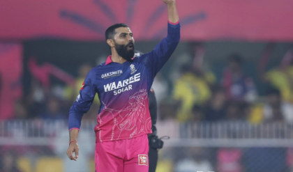 হলুদ ছেড়ে গোলাপি ঝড়ে জাদেজা! ধোনিকে ছাড়াই কি নিজের সাম্রাজ্য গড়ছেন ‘স্যার জাড্ডু’?