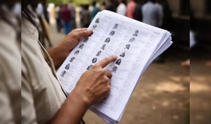 “বাবা নেই তো আমি এলাম কোথা থেকে?” ভোটার তালিকা থেকে নাম কাটতেই রণক্ষেত্র পূর্ব বর্ধমান