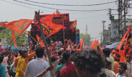 হাইকোর্টের নির্দেশকে ‘বুড়ো আঙুল’! বীরভূমে রামনবমীর মিছিলে অস্ত্রের আস্ফালন, কোথায় ছিল পুলিশ?