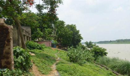 ভোট আসে ভোট যায়, বদলে যায় না নড়বড়ে সাঁকো! কেতুগ্রামের এই গ্রামে ঢুকতেই ভয় পান প্রার্থীরা?