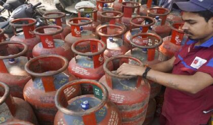 রান্নার গ্যাস নিয়ে বড় ঘোষণা কেন্দ্রের! ৬০ দিনের টানটান প্রস্তুতি, মিলবে কি নতুন সিলিন্ডার?