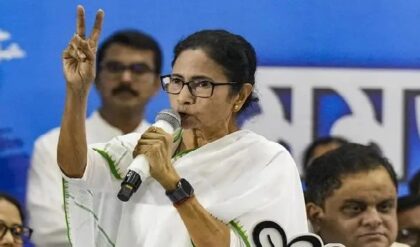 ‘আমরা পাণ্ডব, বিজেপি কৌরব!’ ২০২৬-এর লড়াইকে ‘কুরুক্ষেত্র’ বানিয়ে দিলেন মমতা