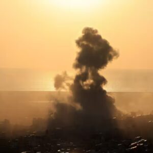 Abu Dhabi Attack: আবু ধাবিতে মিসাইল হানা! ধ্বংসাবশেষ পড়ে মৃত ১ ভারতীয়-সহ ২, রণক্ষেত্র মধ্যপ্রাচ্য