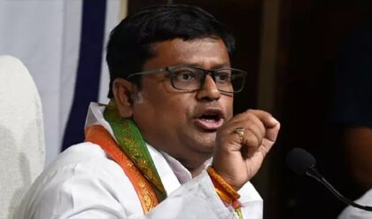 “যাঁরা সুবিচার দিতে পারেননি, তাঁদেরই এখন কষ্ট হচ্ছে,” পানিহাটি প্রার্থী নিয়ে বিস্ফোরক সুকান্ত