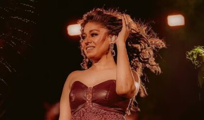 কলকাতায় সুনিধির শো-তে চরম বিশৃঙ্খলা! মাঝপথেই গান থামিয়ে স্টেজ ছাড়লেন গায়িকা?