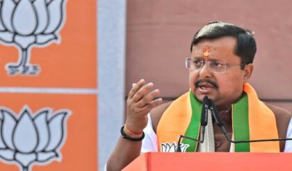 ‘ঘড়ি ধরে ডিউটি করতে হবে না, কাজ না পারলে সরুন!’ বাংলার বিজেপি নেতাদের চরম হুঁশিয়ারি দিল্লির